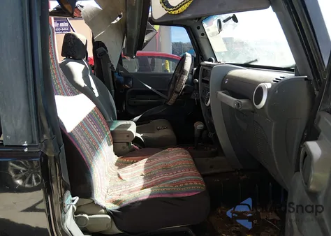 2008 Jeep Wrangler Sahara z USA, uszkodzony, nr VIN 1J4FA54158L521193